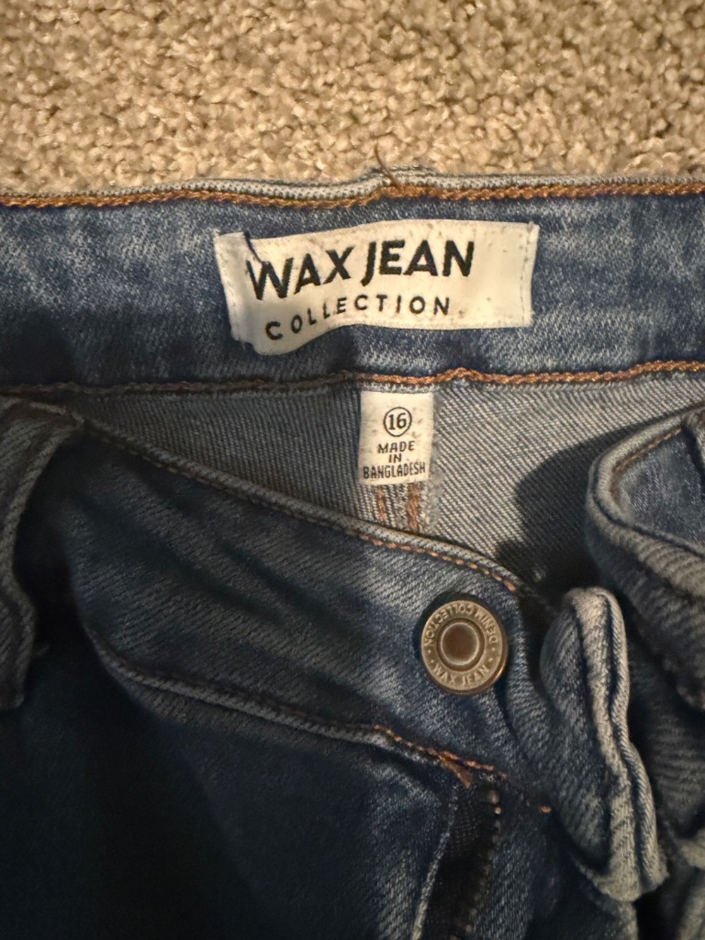 Wax Jen Collection - Picture 2 of 2